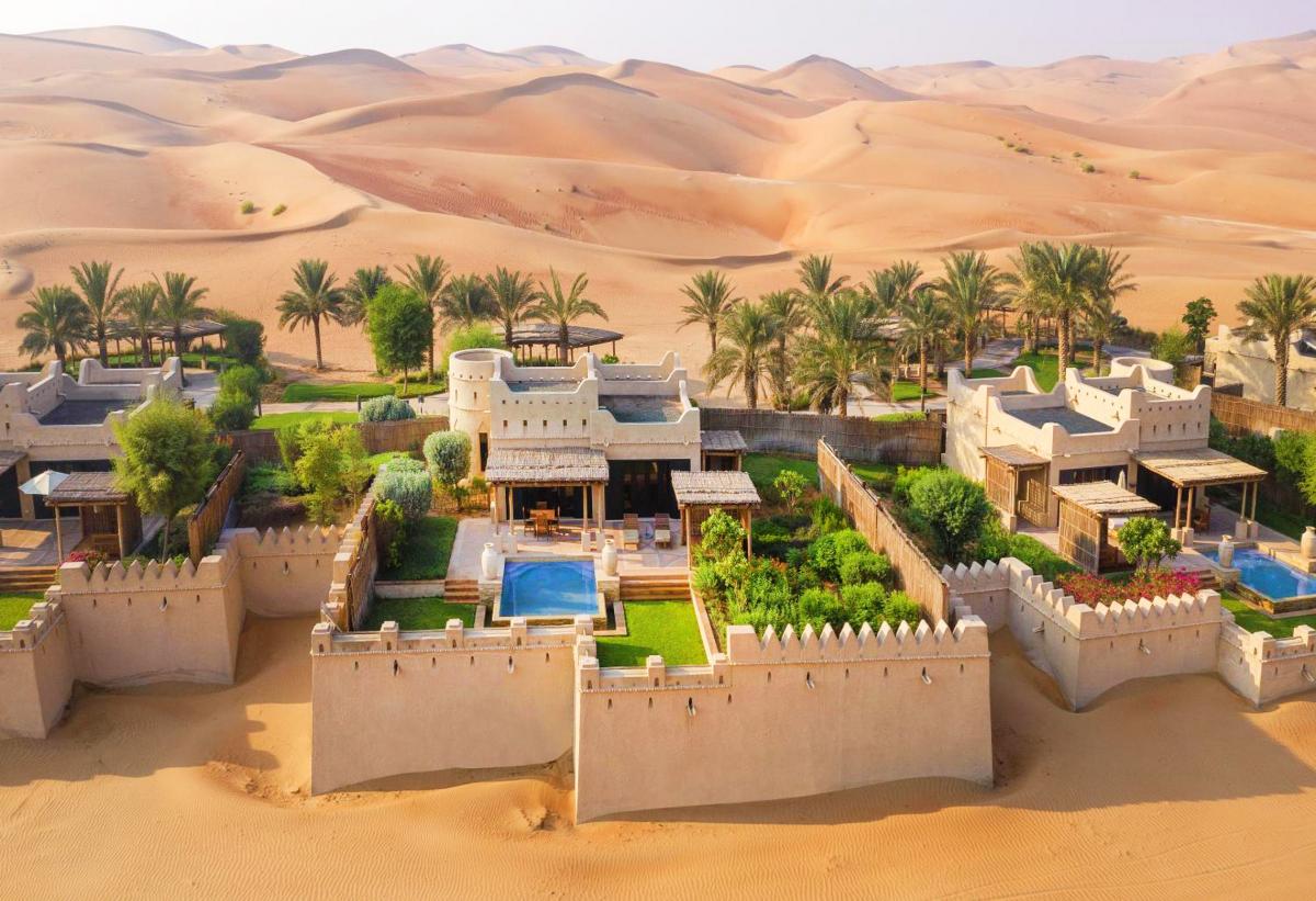 Hotel with private pool - Anantara Qasr al Sarab Desert Resort