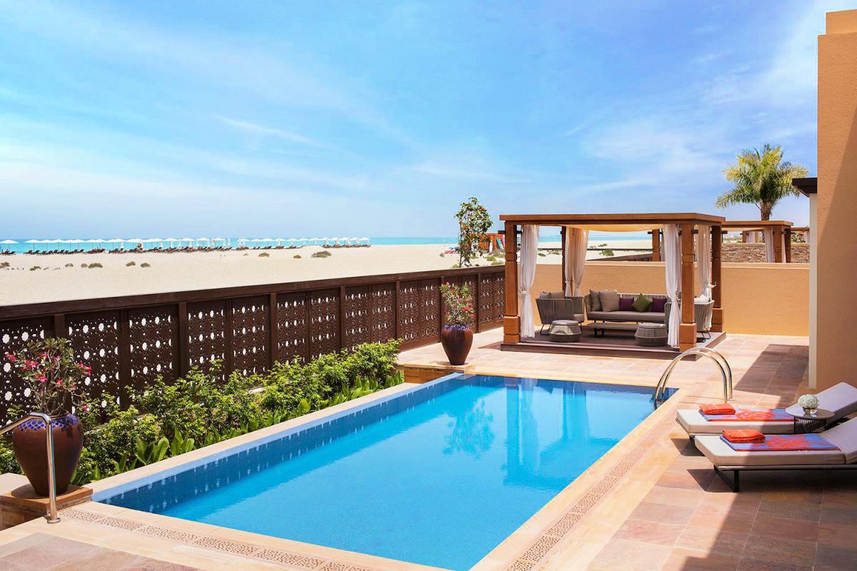 Hotel with private pool - Saadiyat Rotana Resort and Villas