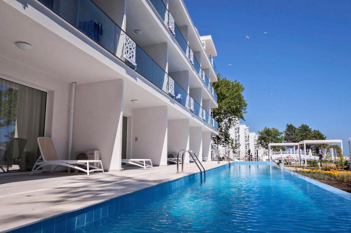 Hotel with private pool - Maritim Hotel Paradise Blue
