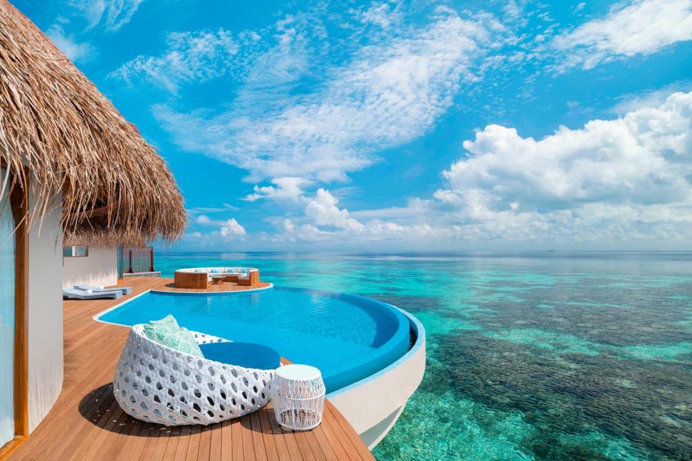 Hotel with private pool - W Maldives