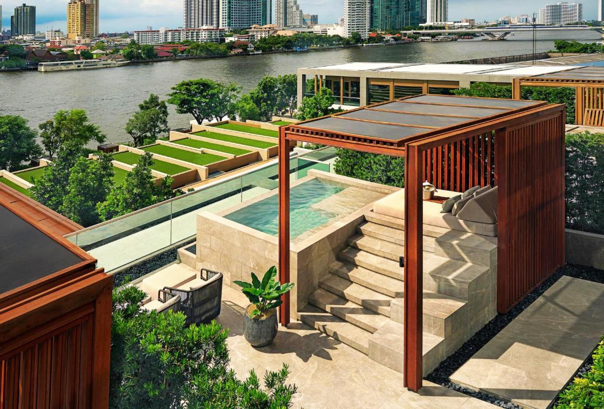 Hotel with private pool - Capella Bangkok