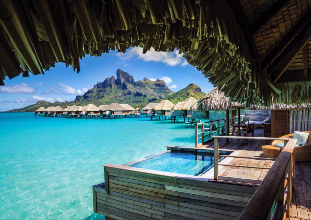 Hotel with private pool - Four Seasons Resort Bora Bora