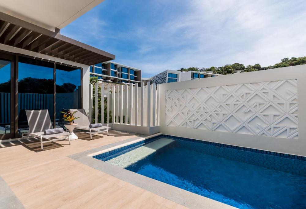Hotel with private pool - Crimson Resort and Spa Boracay