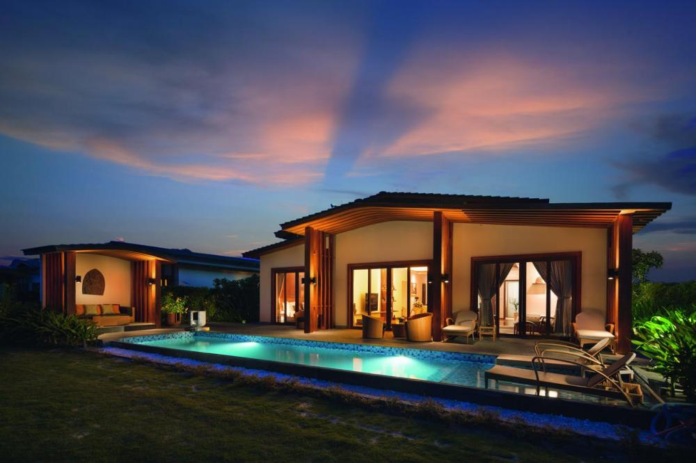 Hotel with private pool - Mövenpick Resort Cam Ranh