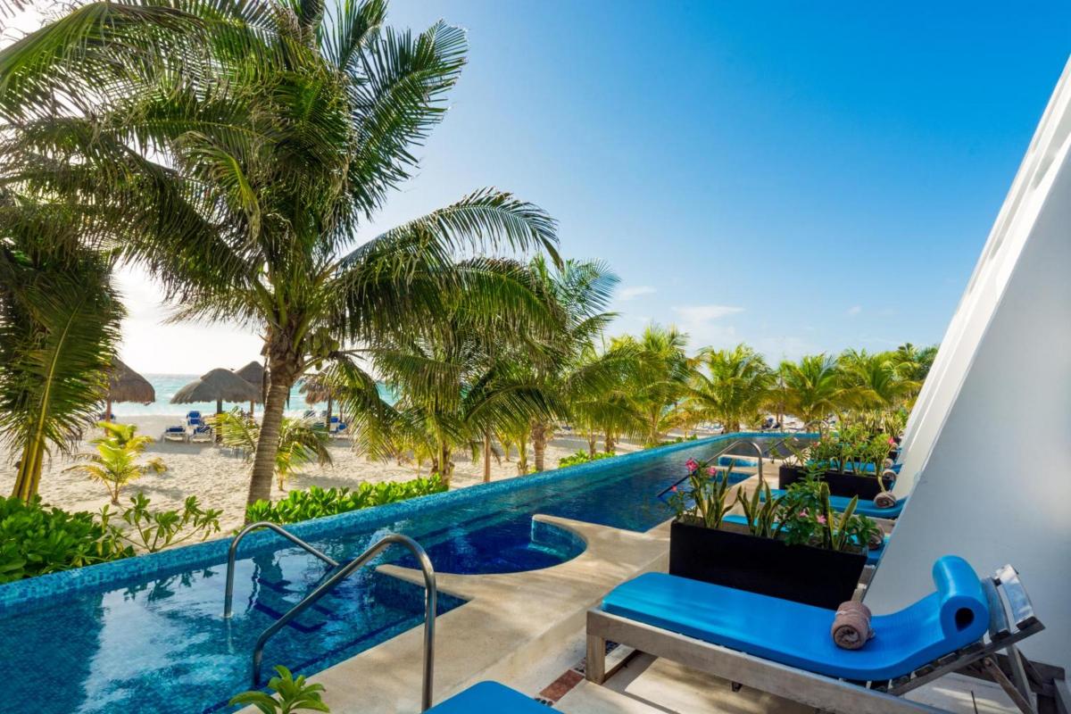 Hotel with private pool - Flamingo Cancun All Inclusive