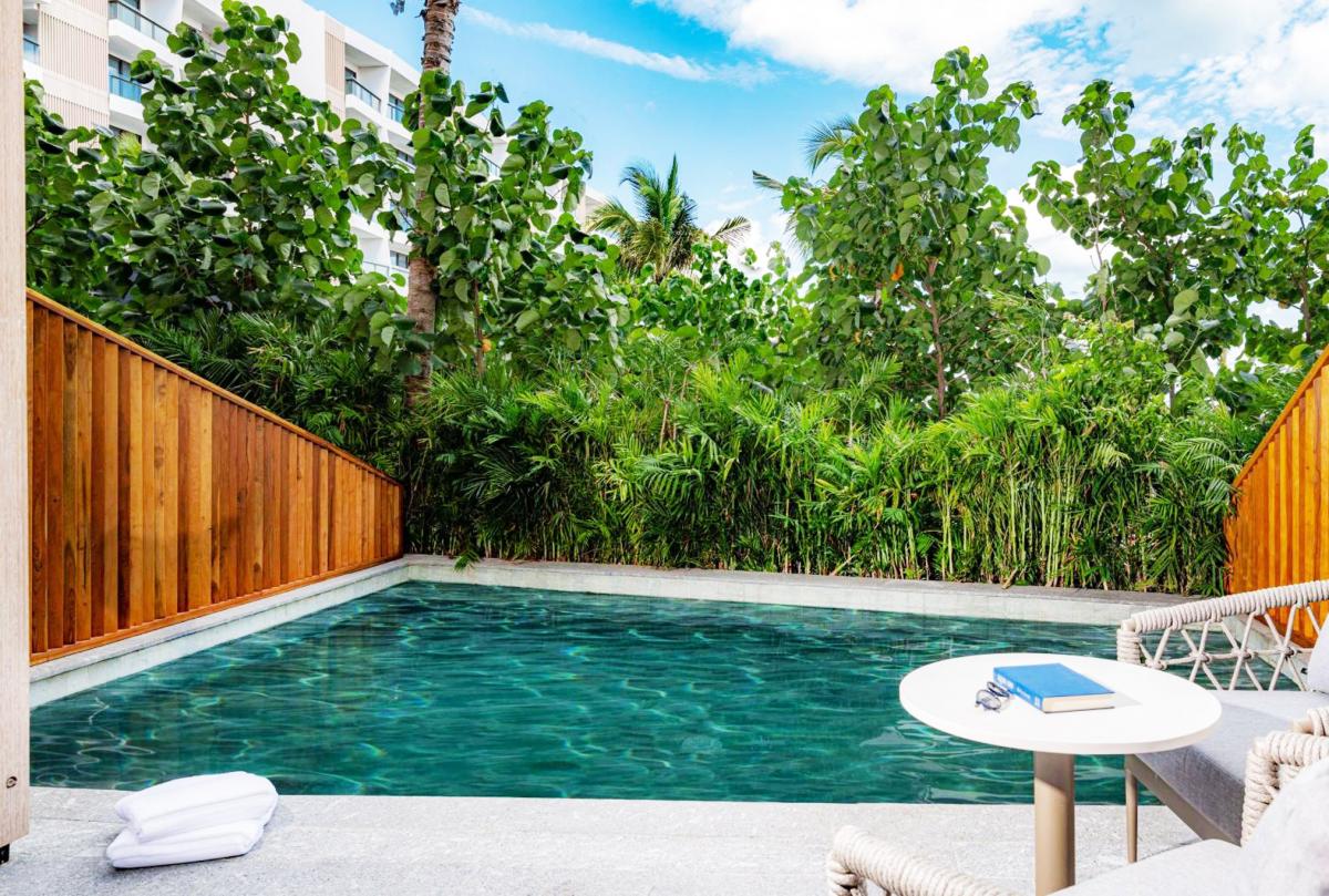 Hotel with private pool - Waldorf Astoria Cancun
