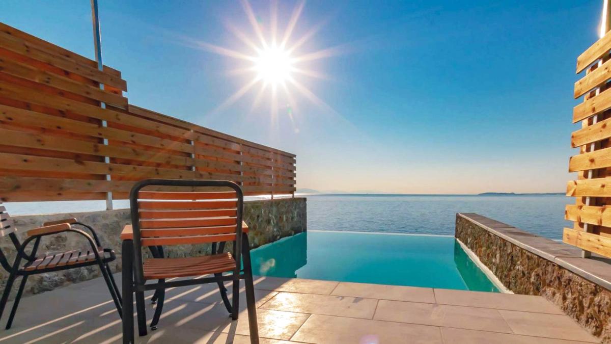 Hotel with private pool - The Homeric Boutique