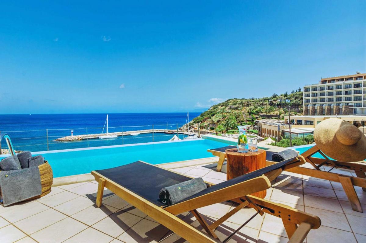 Hotel with private pool - Wyndham Grand Crete Mirabello Bay