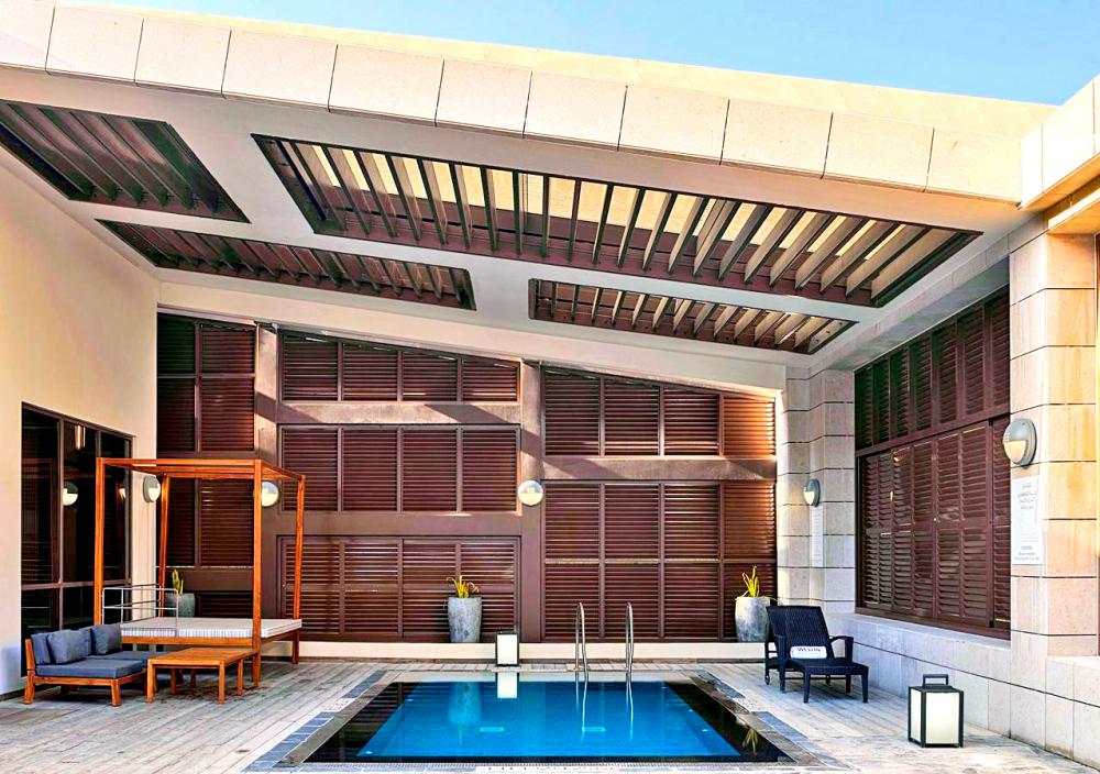 Hotel with private pool - The Westin Doha Hotel & Spa