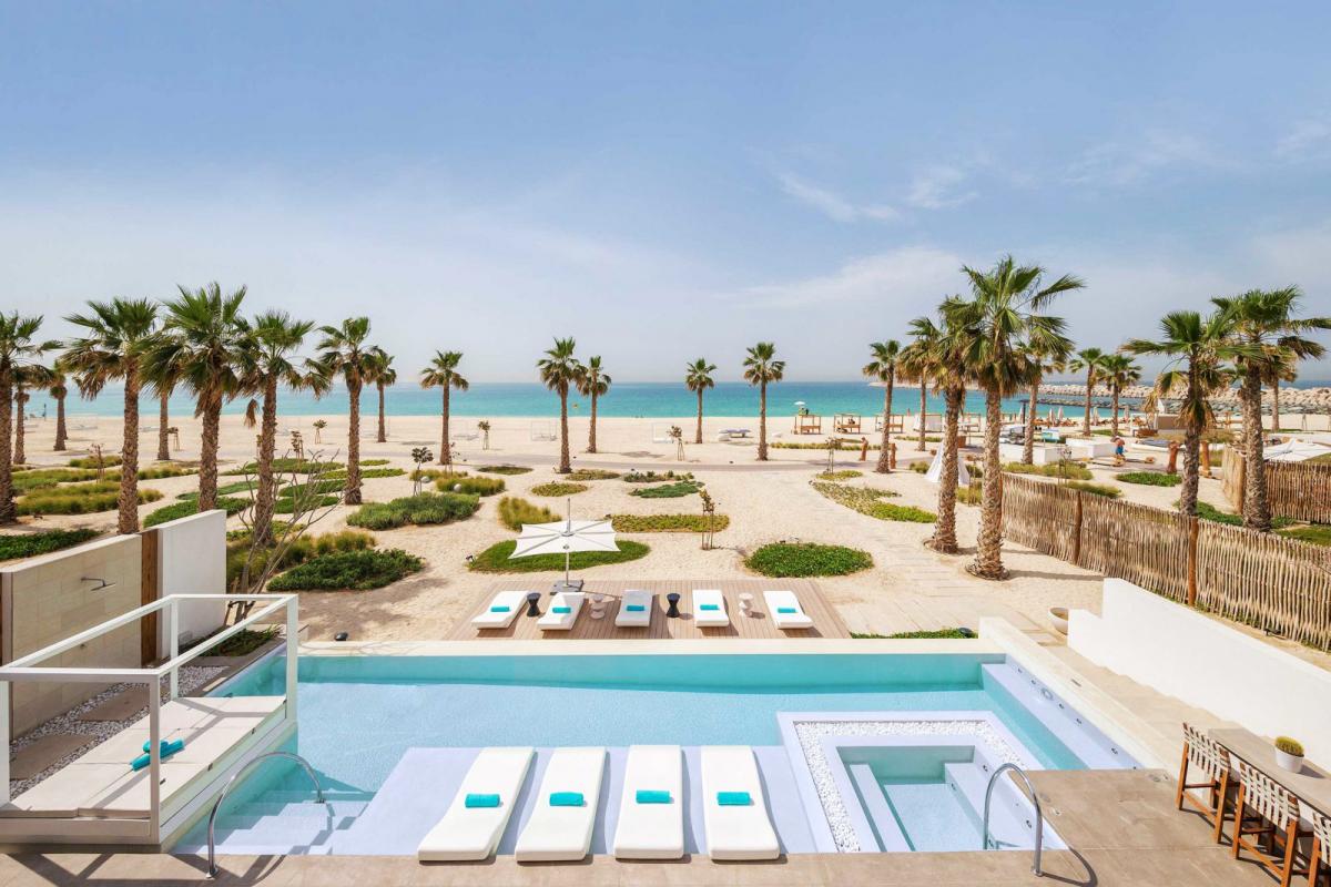 Hotel with private pool - Nikki Beach Resort & Spa Dubai