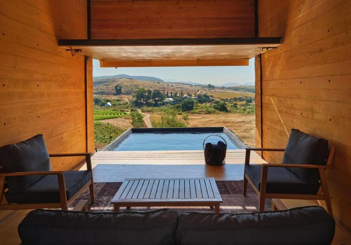 Hotel with private pool - Hotel Cuatro Cuatros