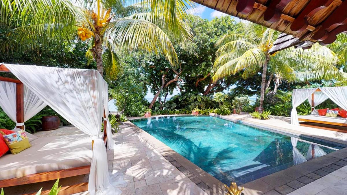 Hotel with private pool - Maradiva Villas Resort and Spa