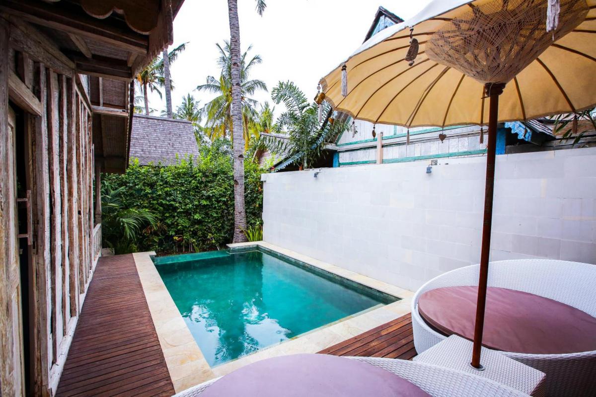 Hotel with private pool - Camilla Resort