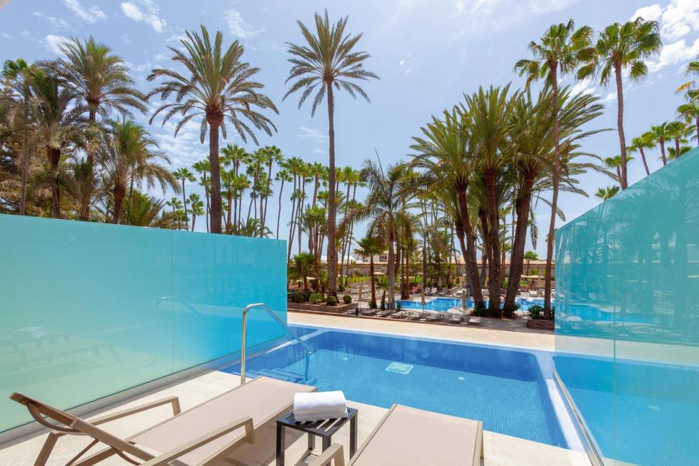 Hotel with private pool - Hotel Riu Palace Oasis