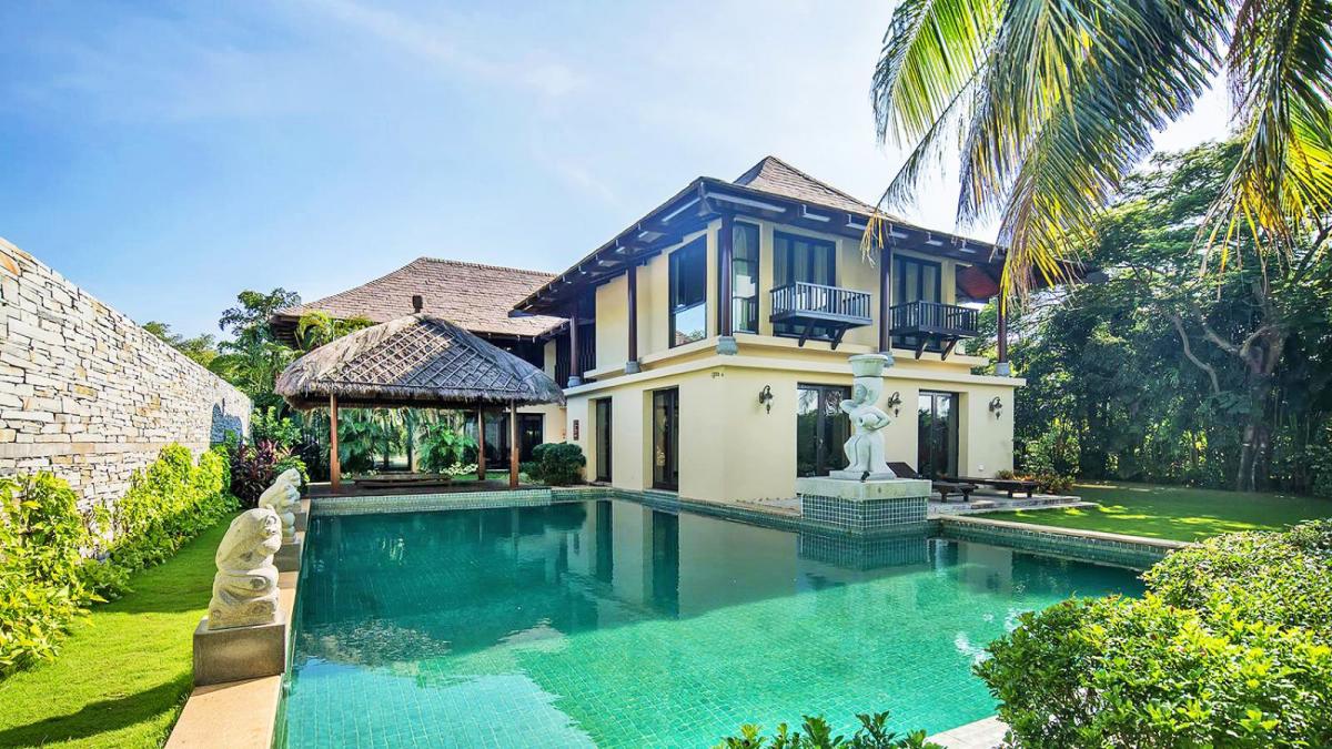 Hotel with private pool - Sanya Yalong Bay Villas & Spa