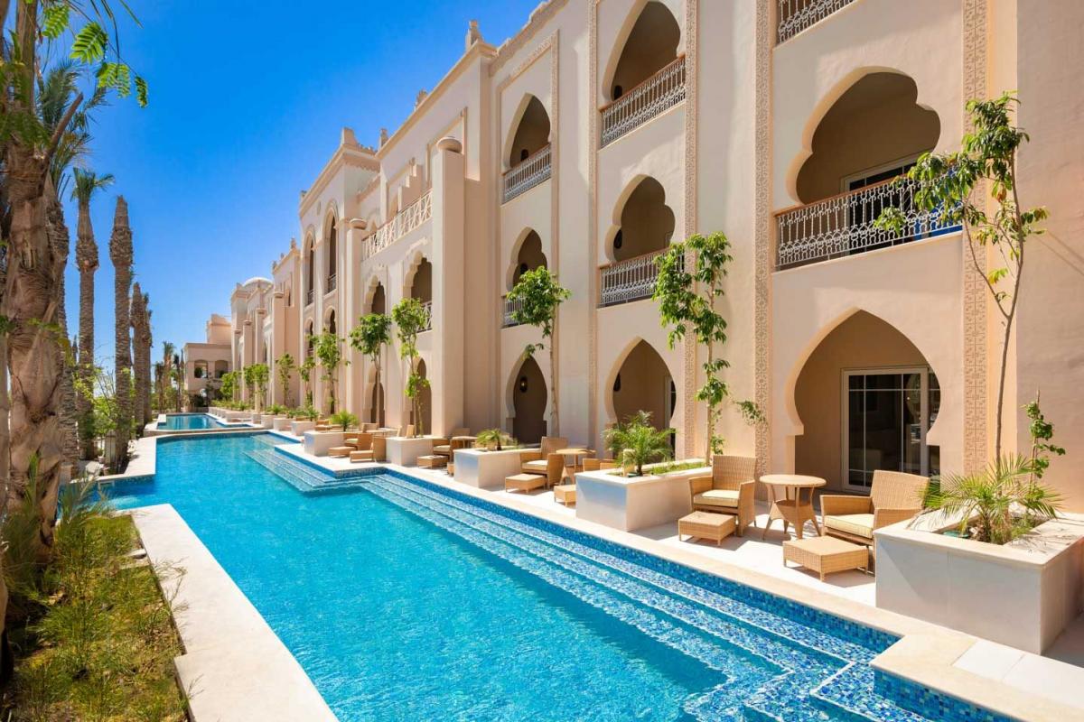 Hotel with private pool - Grand Palace - Couples only 18 years plus
