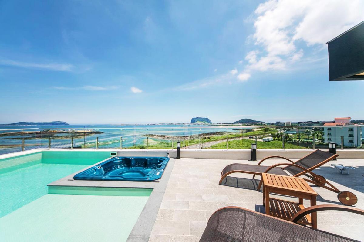 Hotel with private pool - Jeju Attirance