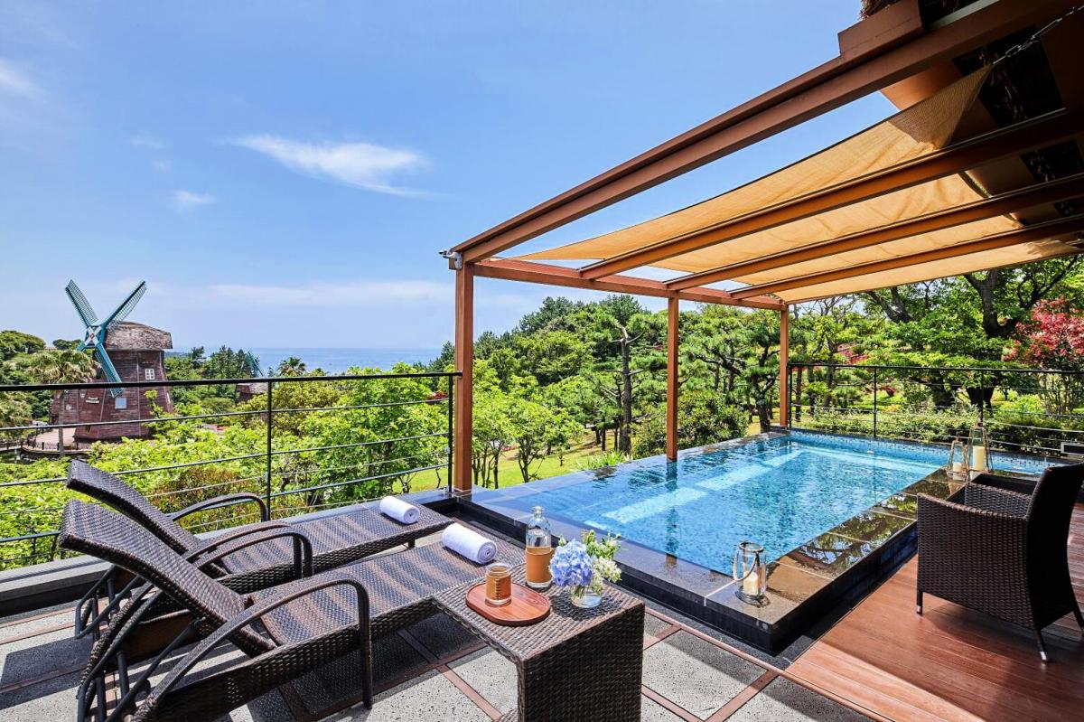 Hotel with private pool - Lotte Hotel Jeju