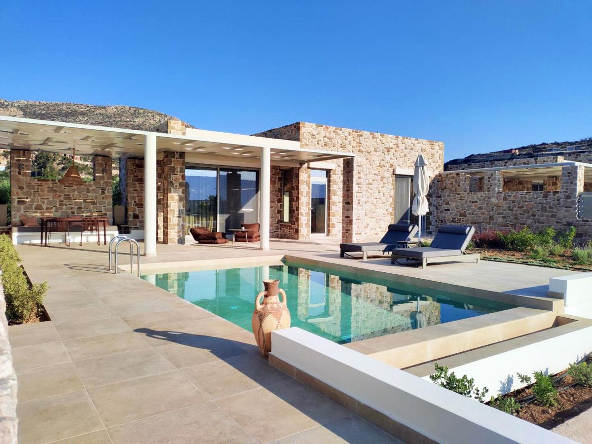 Hotel with private pool - Orelia Luxury Villas