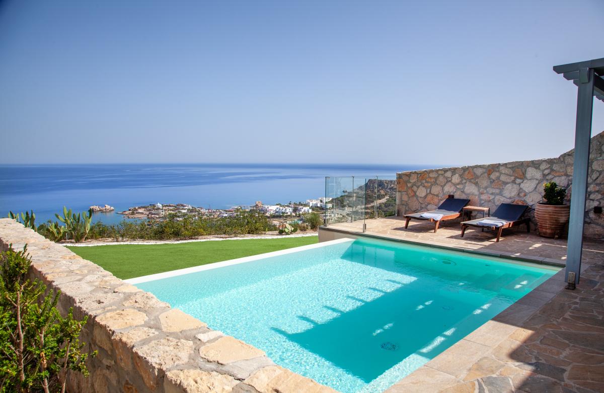 Hotel with private pool - SOPHID Wellness Suites Karpathos