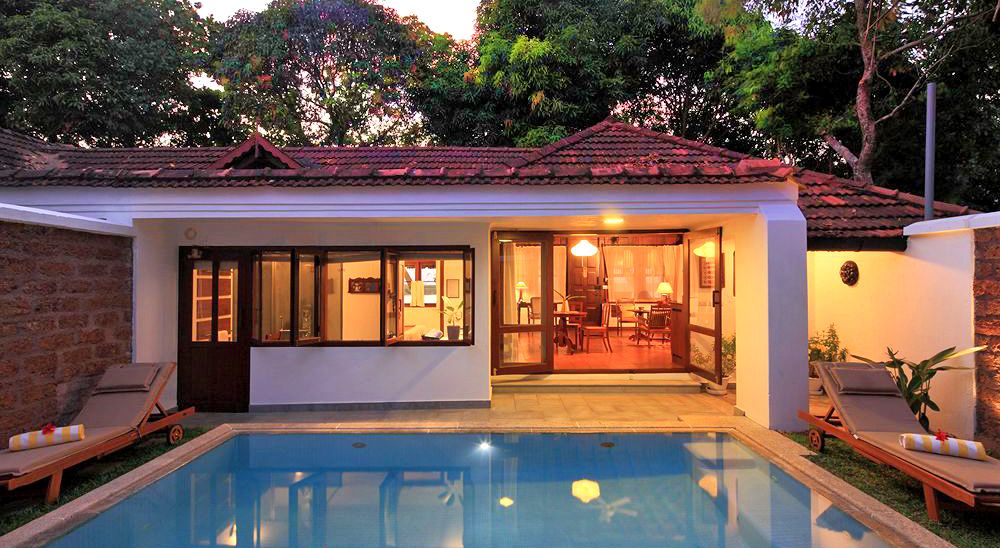 Hotel with private pool - Coconut Lagoon