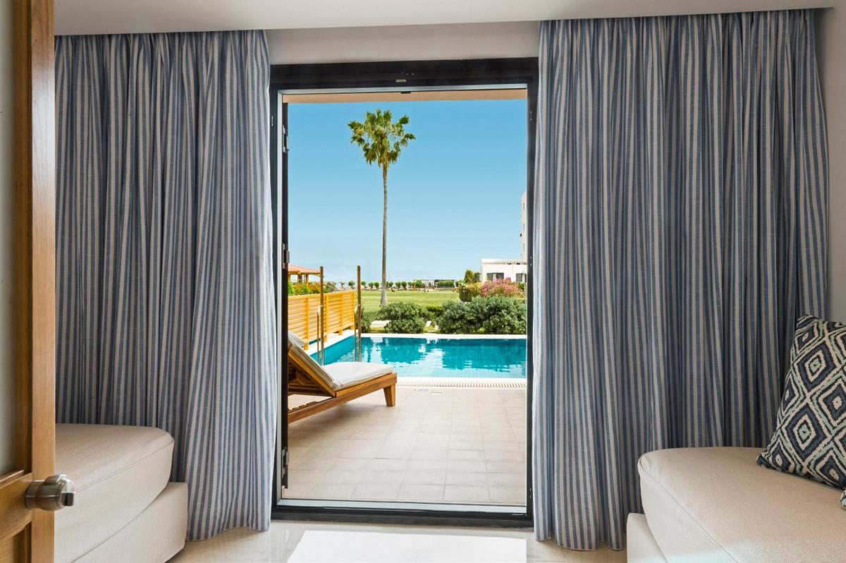 Hotel with private pool - Mitsis Ramira