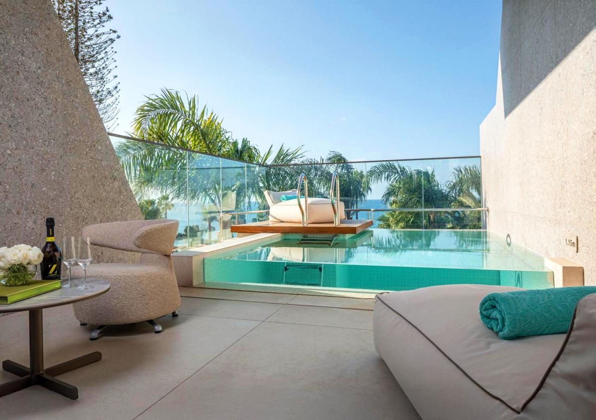 Hotel with private pool - Amathus Beach Hotel Limassol