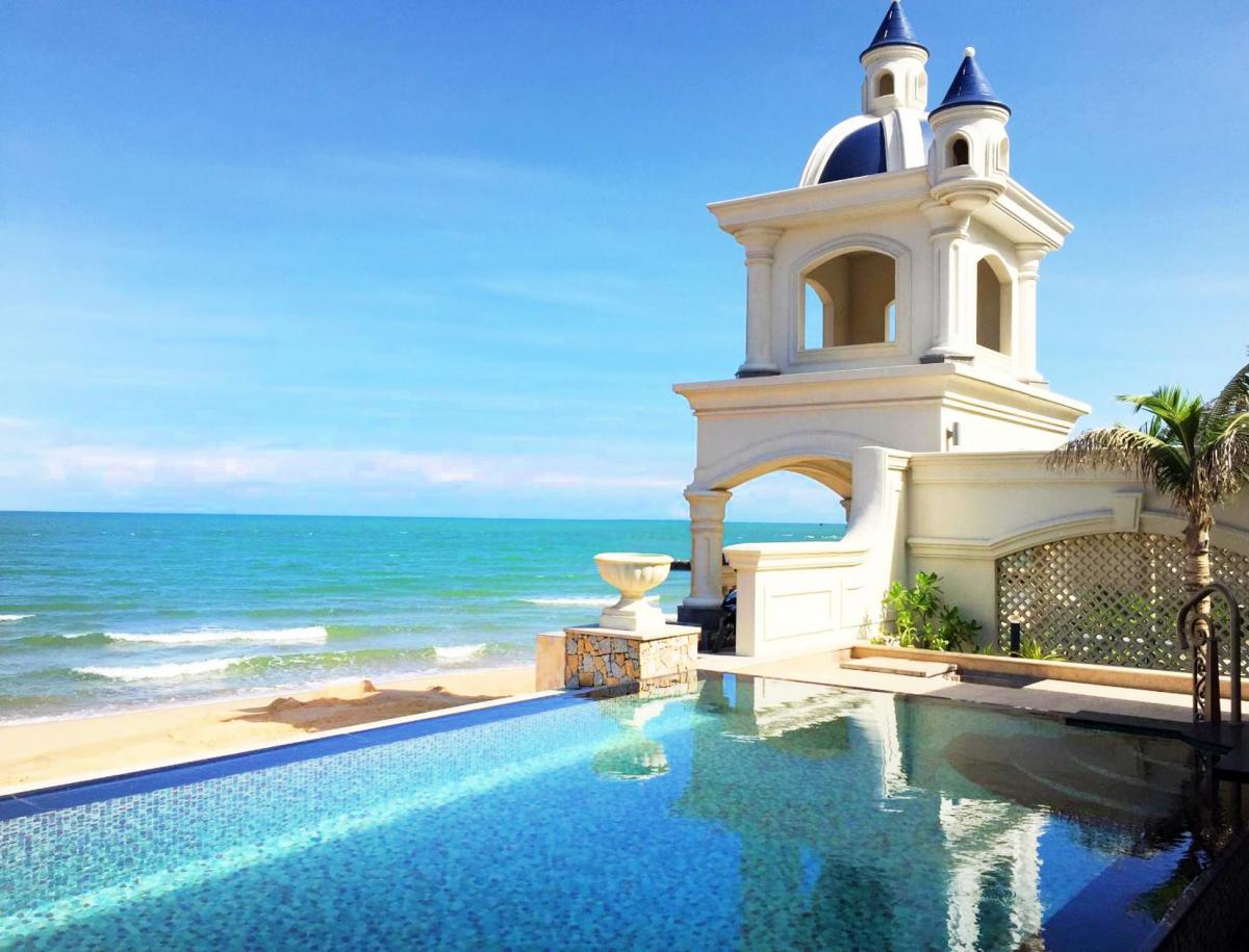 Hotel with private pool - Lan Rung Resort Phuoc Hai
