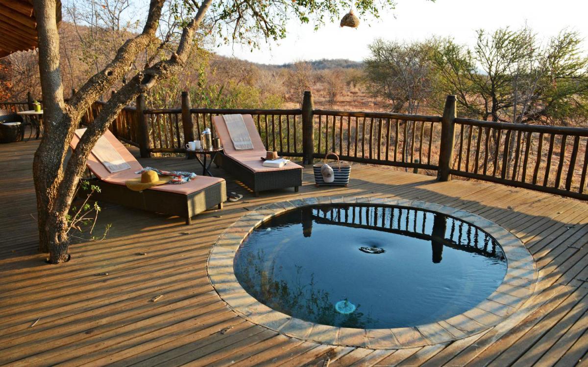 Hotel with private pool - Etali Safari Lodge