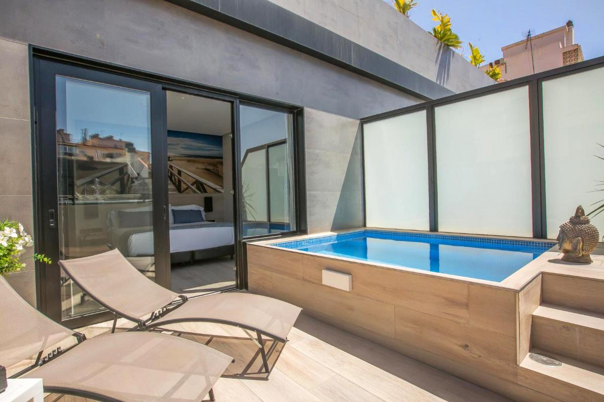 Hotel with private pool - Hotel Brö