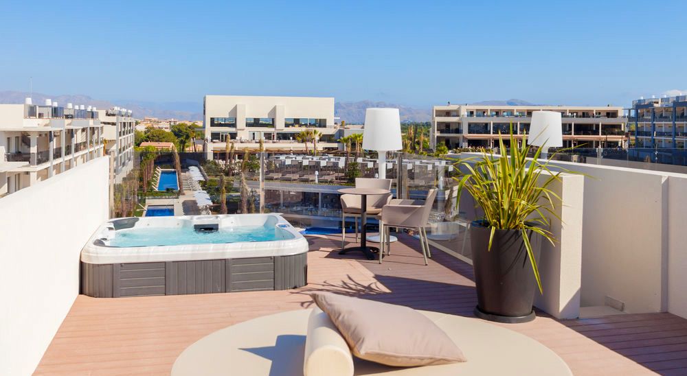 Hotel with private pool - Viva Zafiro Alcudia & Spa