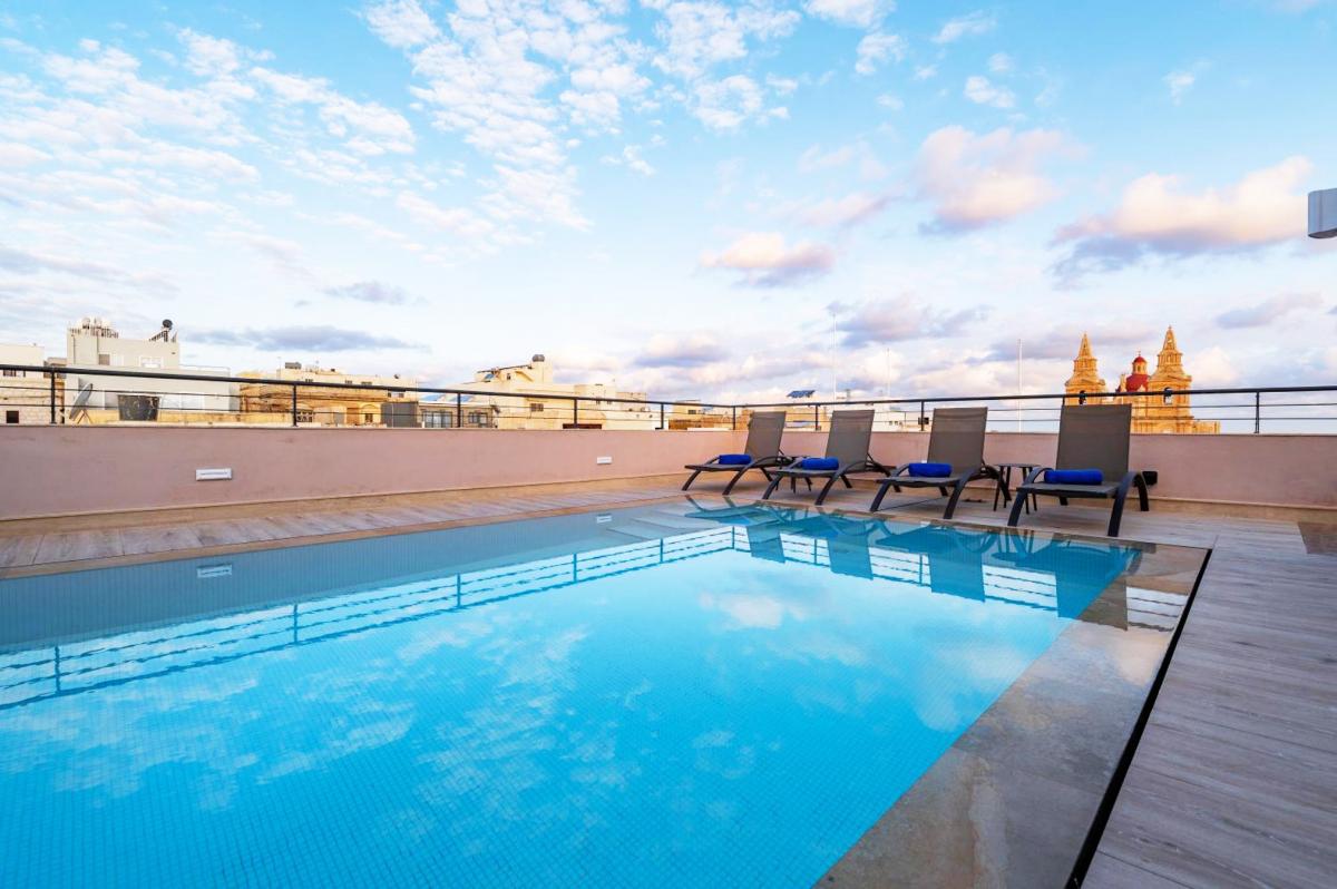 Hotel with private pool - Maritim Antonine Hotel & Spa