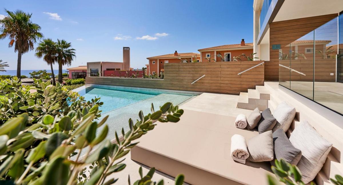 Hotel with private pool - Insotel Punta Prima Prestige Suites & Spa