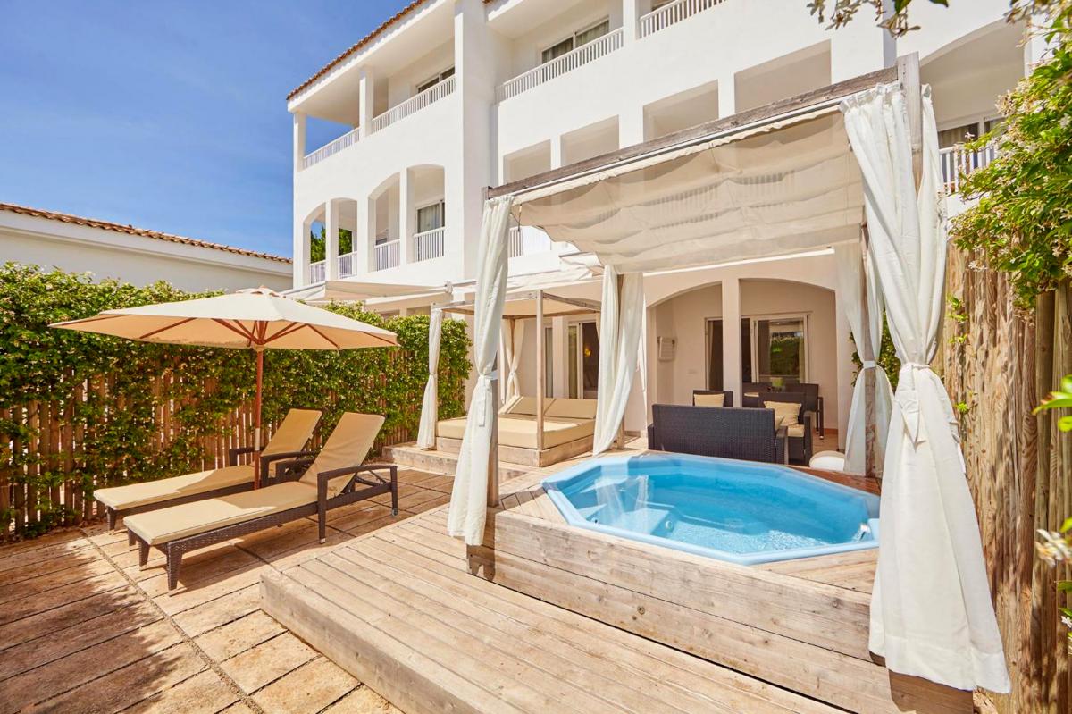Hotel with private pool - Prinsotel La Caleta