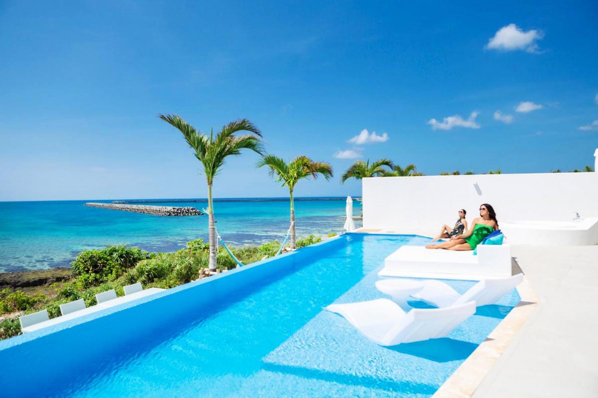 Hotel with private pool - Ronsard Resort IRABU