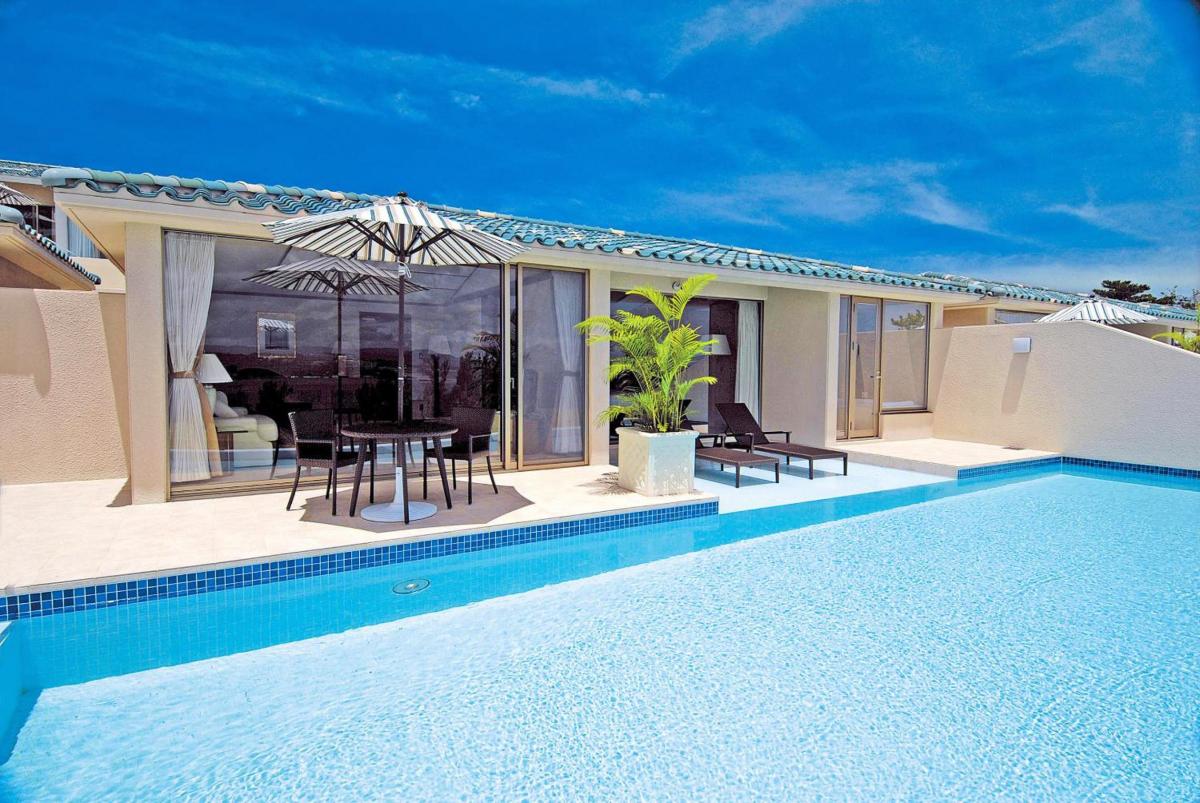 Hotel with private pool - Oriental Hills Okinawa