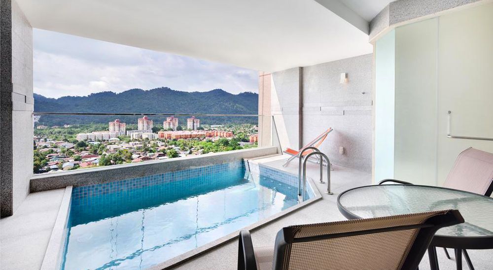 Hotel with private pool - Lexis Suites Penang