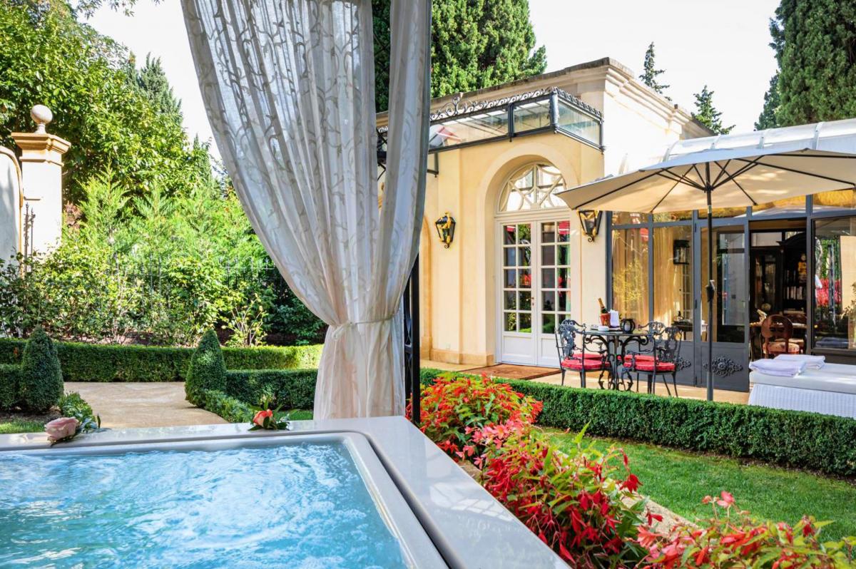 Hotel with private pool - Villa Gallici Hôtel & Spa