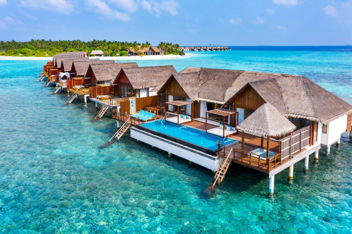 Hotel with private pool - Furaveri Maldives