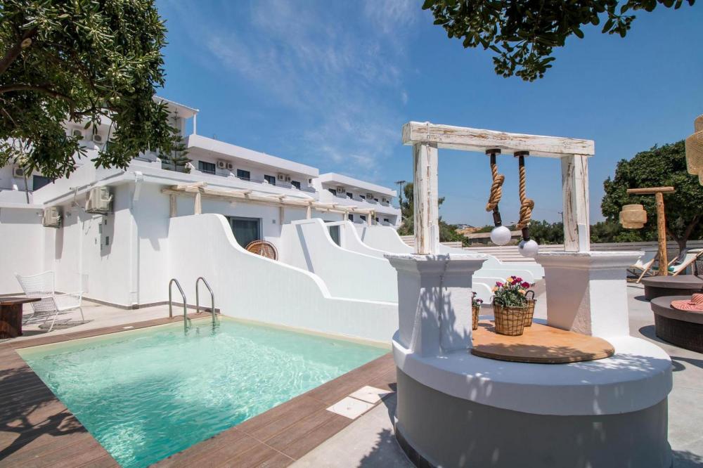 Hotel with private pool - Malibu Boutique Studios