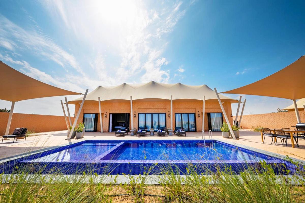Hotel with private pool - Al Badayer Retreat by Sharjah Collection