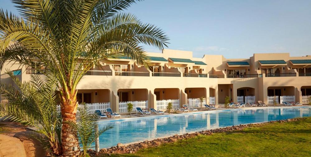 Hotel with private pool - Coral Sea Holiday Resort and Aqua Park