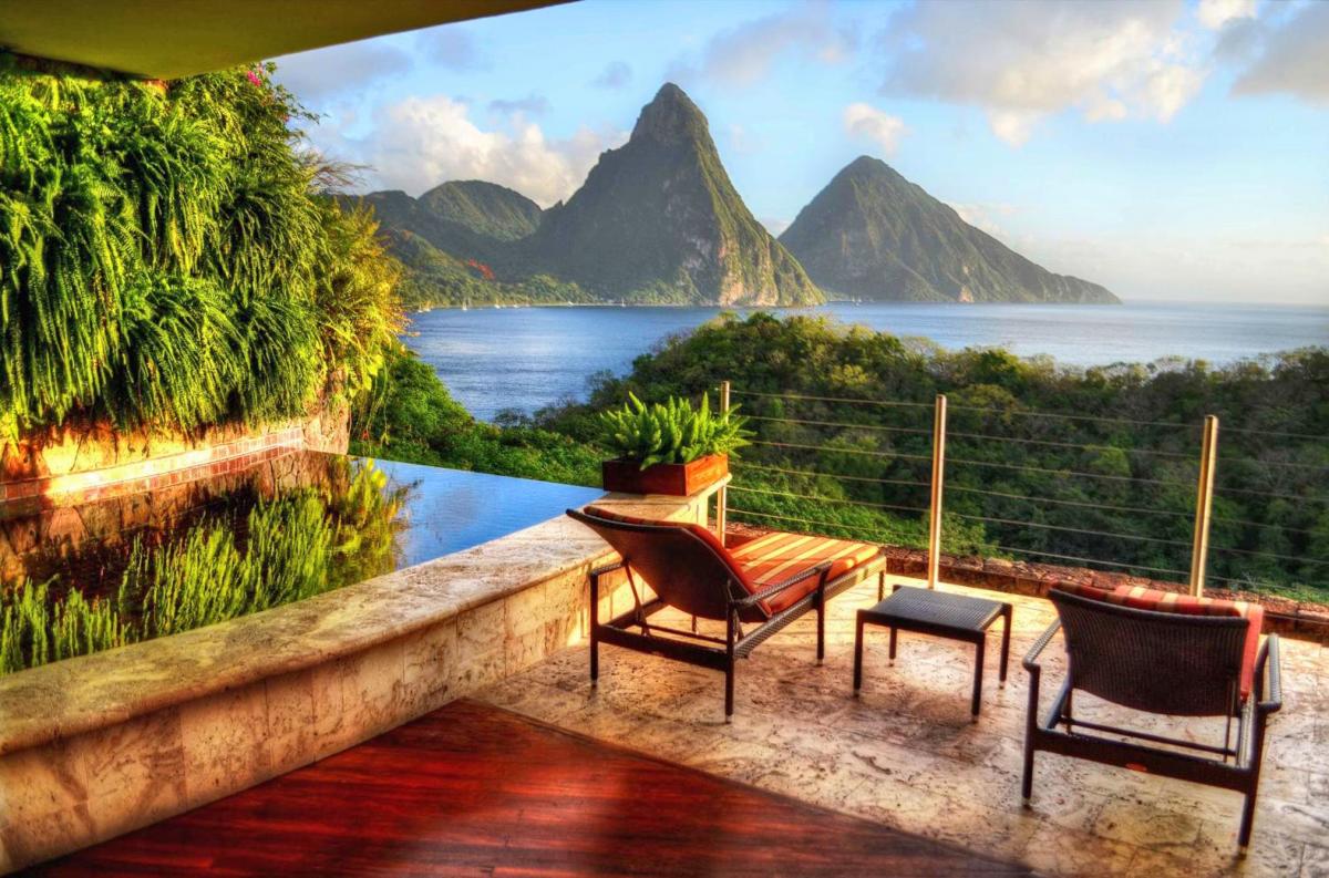 Hotel with private pool - Jade Mountain