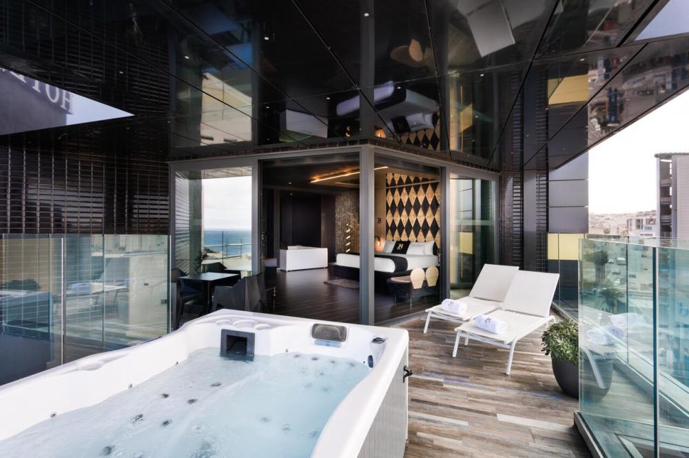 Hotel with private pool - H Hotel & SPA - Adults Only