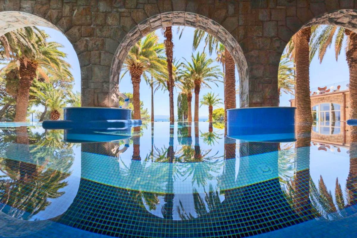Hotel with private pool - TUI BLUE Jadran