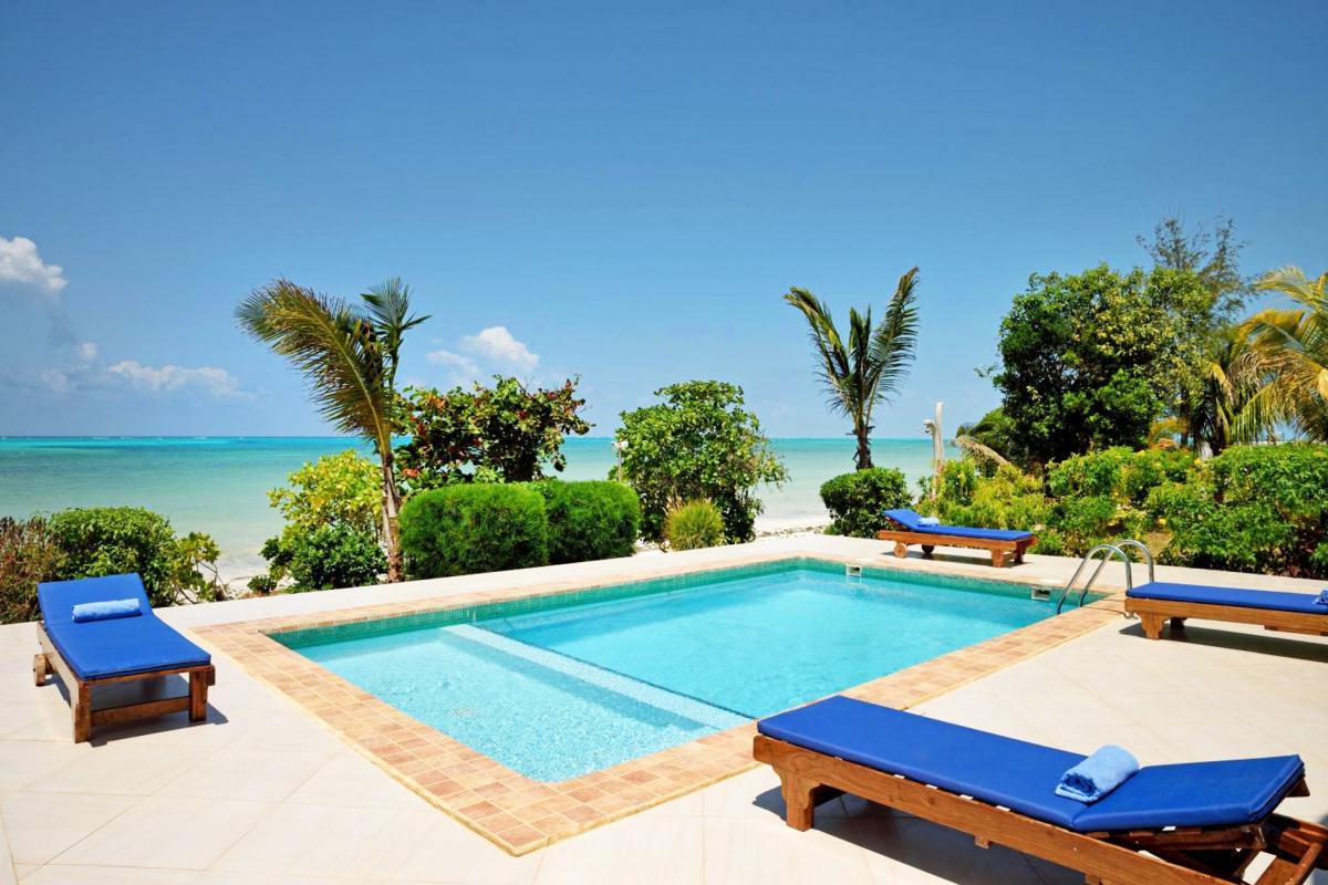Hotel with private pool - Villa Serenity