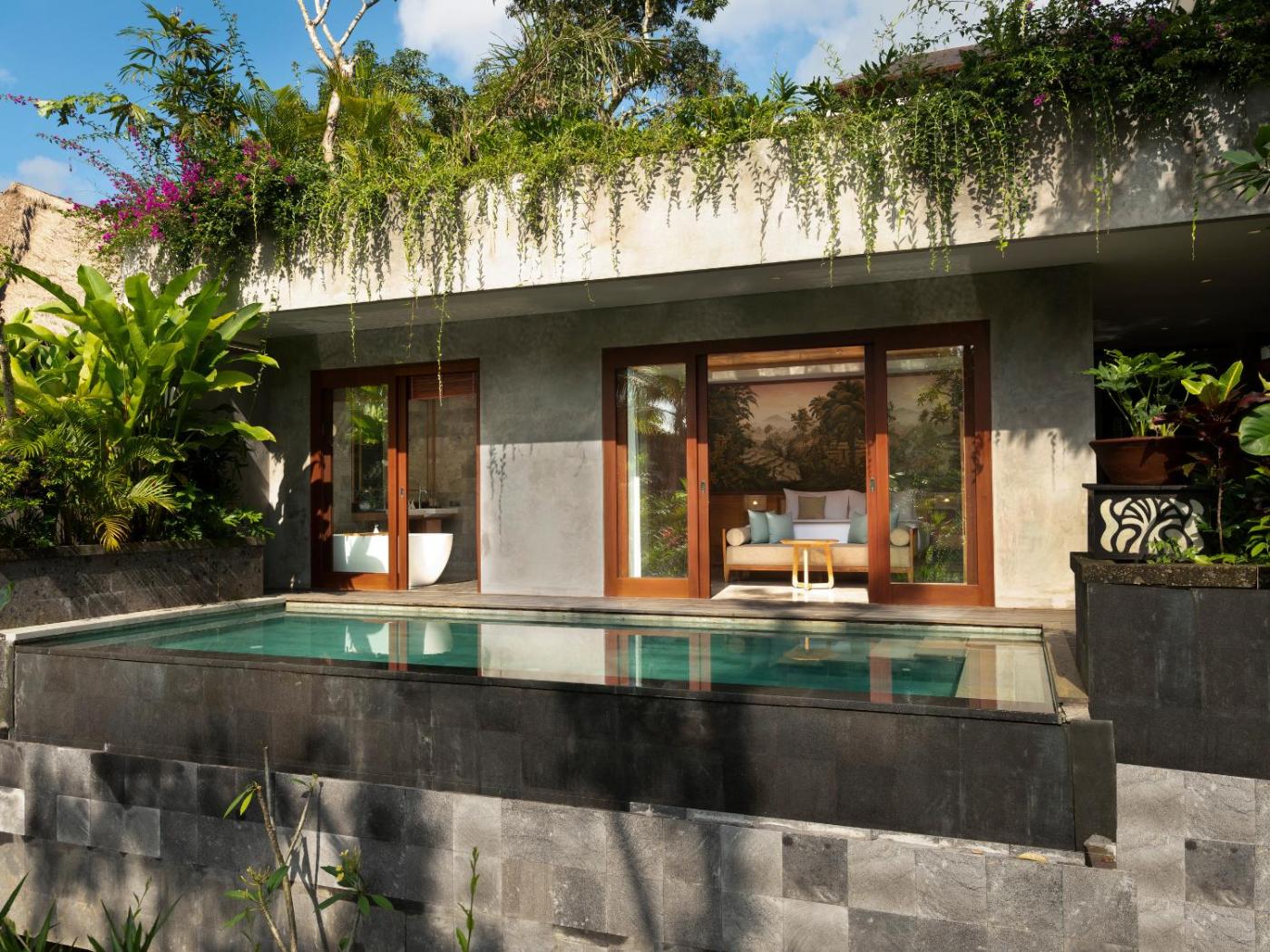 Hotel with private pool - Adiwana Suweta