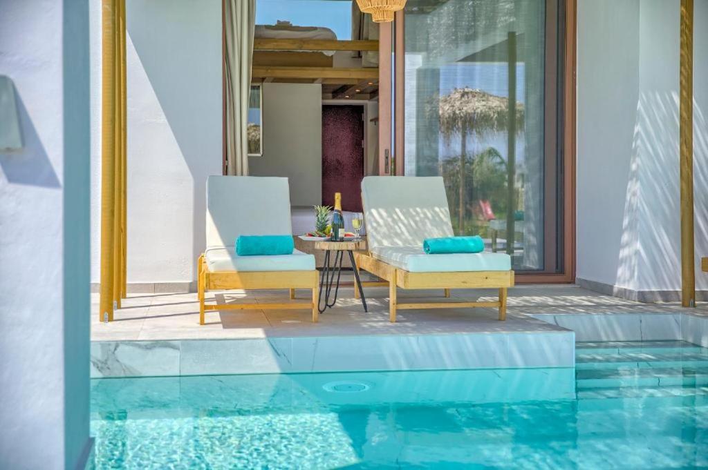 Hotel with private pool - Alia Suites and Spa