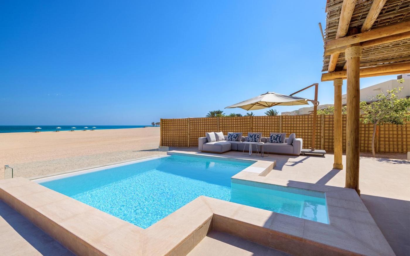 Hotel with private pool - Anantara Sir Bani Yas Island Al Yamm Villa Resort