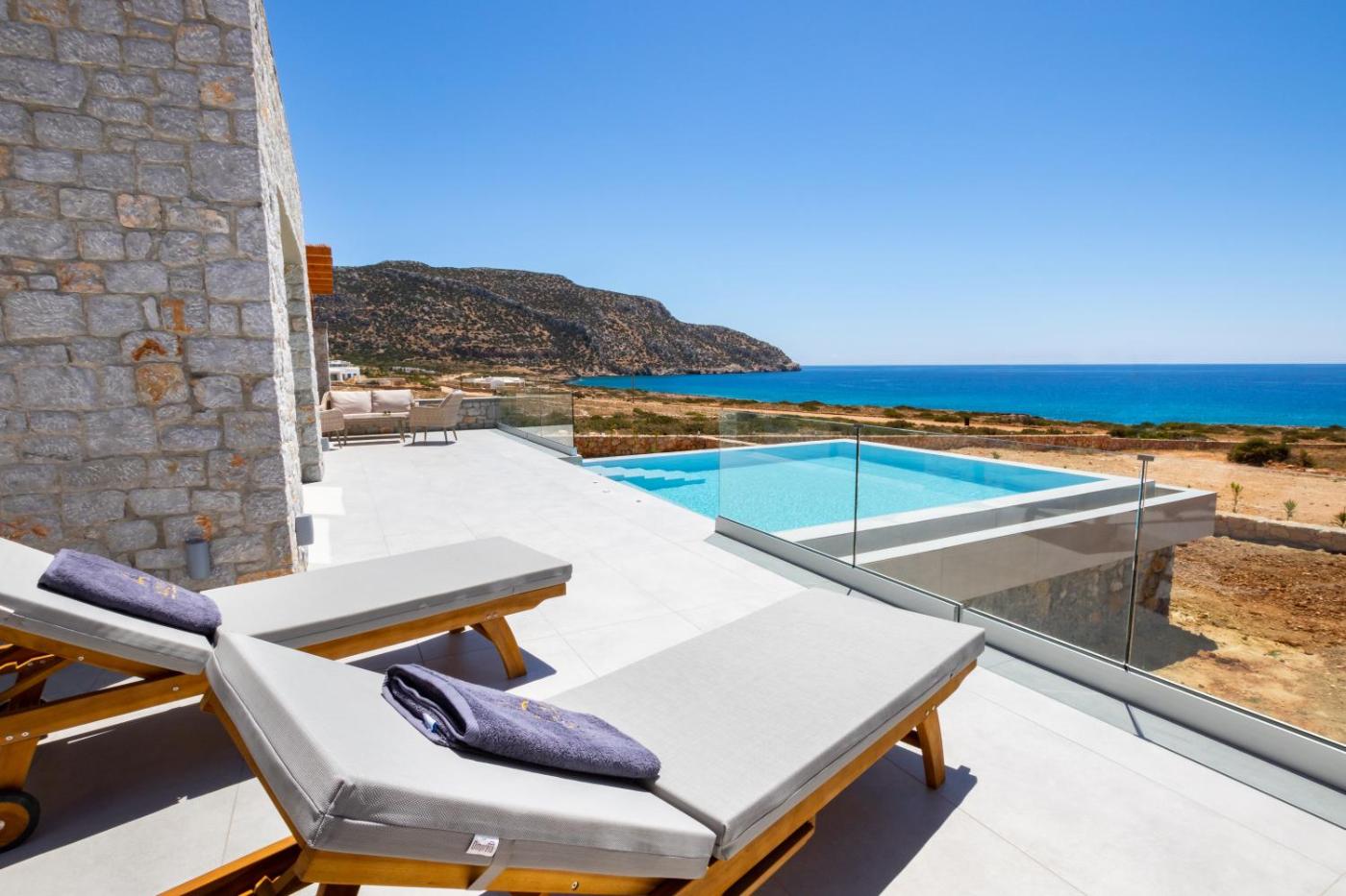 Hotel with private pool - Aros Luxury Villas